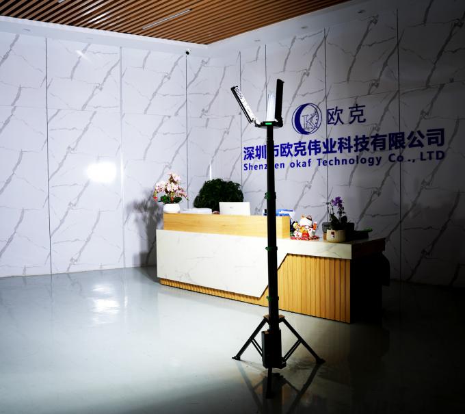 三脚付き内蔵バッテリーポータブル伸縮式LEDライトタワー アウトドアイベント照明 1